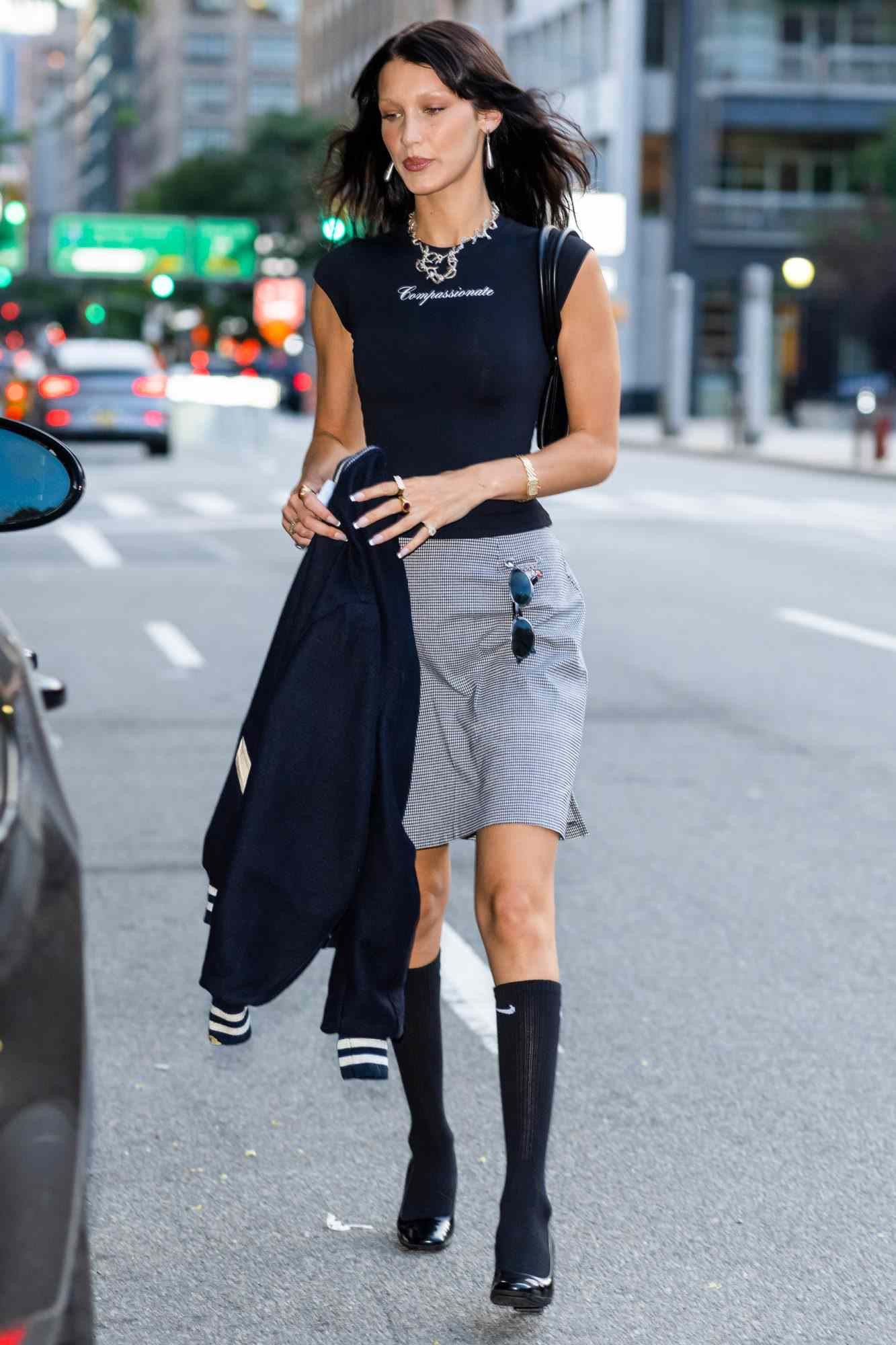 Trực quan sẽ khiến bạn trông như đang mang bốt nhưng chân lại thon gọn và mảnh mai hơn. Trực quan sẽ khiến bạn trông như đang mang bốt nhưng chân lại thon gọn và mảnh mai hơn.