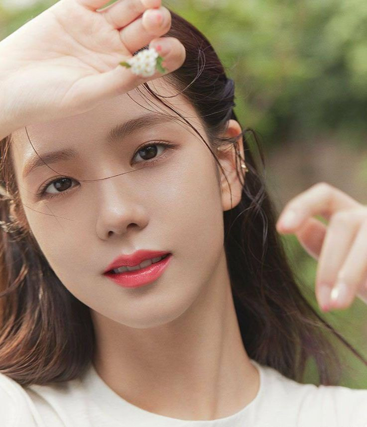 Da đủ nước đủ ẩm luôn trông đầy đặn và trẻ trung hơn. Da đủ nước đủ ẩm luôn trông đầy đặn và trẻ trung hơn.