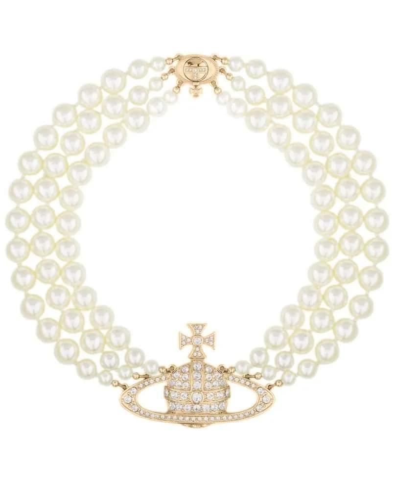 Chiếc vòng cổ được các ngôi sao hàng đầu săn đón như Rihanna, Dua Lipa và Bella Hadid, nhưng nó chưa từng xuất hiện tại một sự kiện hoàng gia nào trước đây. Chiếc vòng cổ được các ngôi sao hàng đầu săn đón như Rihanna, Dua Lipa và Bella Hadid, nhưng nó chưa từng xuất hiện tại một sự kiện hoàng gia nào trước đây.