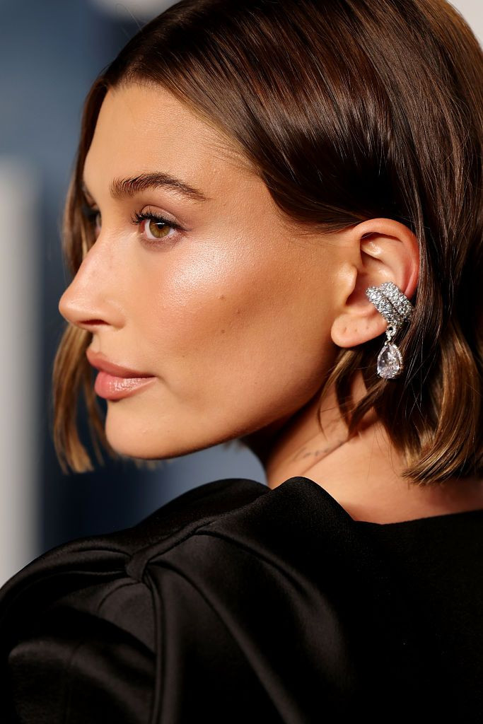 Hailey Bieber đã khiến phong cách Latte make-up trở nên hot trên mọi mặt trận.