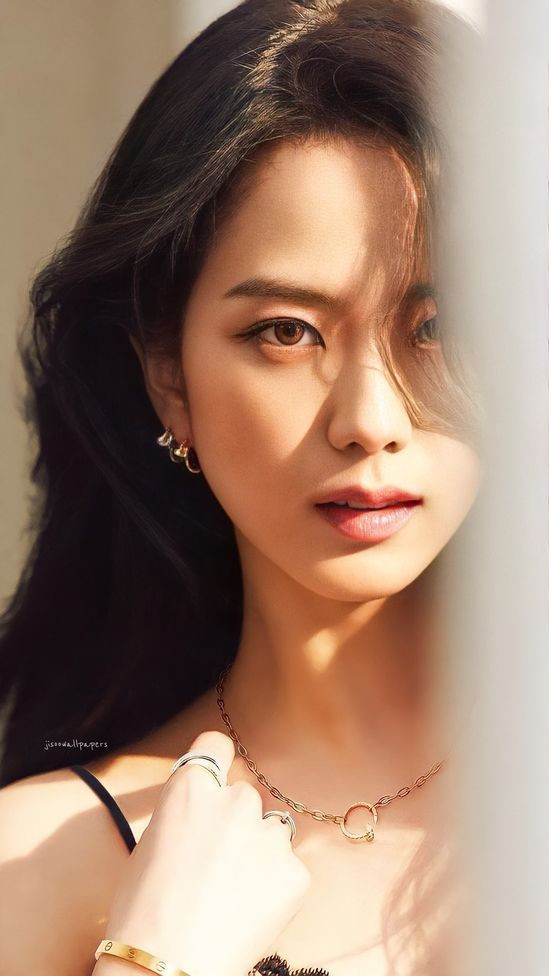 Nếu bạn biết cách kết hợp phụ kiện, trang sức từ các phong cách khác nhau, càng khiến bạn trông thời thượng và có gu hơn. Nếu bạn biết cách kết hợp phụ kiện, trang sức từ các phong cách khác nhau, càng khiến bạn trông thời thượng và có gu hơn.