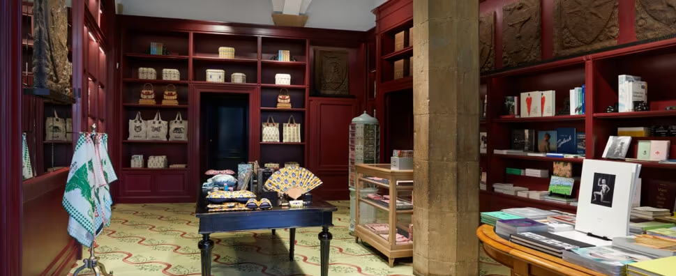 Aldo Gucci đã mở thành công ý tưởng Gucci Galleria đầu tiên ở Beverly Hills.