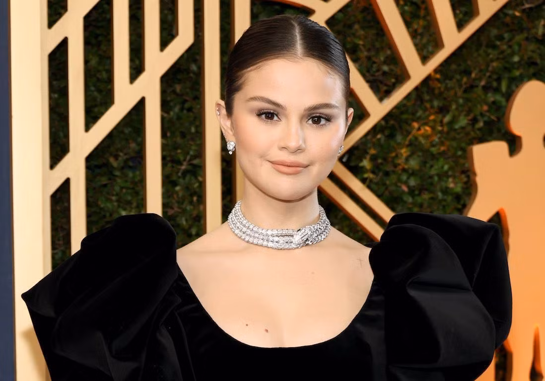 Selena luôn làm mọi thứ cô ấy muốn vì chính mình, chứ không phải vì bất kì một người nào, hoàn cảnh nào tác động. Selena luôn làm mọi thứ cô ấy muốn vì chính mình, chứ không phải vì bất kì một người nào, hoàn cảnh nào tác động.