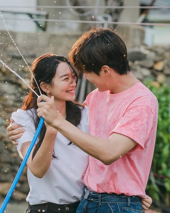 Ta sẽ dễ chinh phục được một người mới có sở thích giống với người cũ.