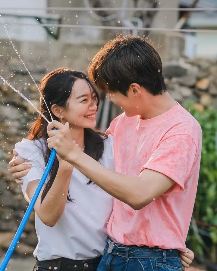 Ta sẽ dễ chinh phục được một người mới có sở thích giống với người cũ.