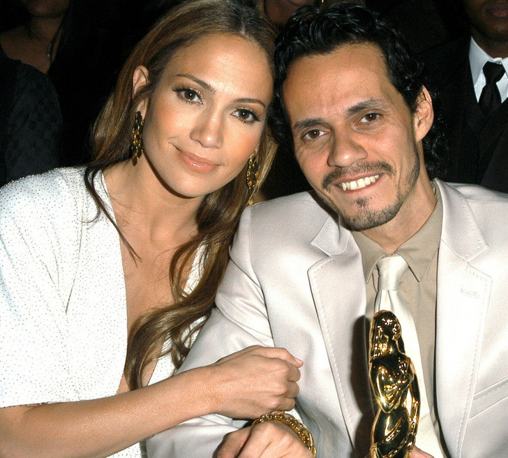 Cuộc hôn nhân này dài nhất, kéo dài 7 năm của Jennifer Lopez là với Marc Anthony. Cuộc hôn nhân này dài nhất, kéo dài 7 năm của Jennifer Lopez là với Marc Anthony.