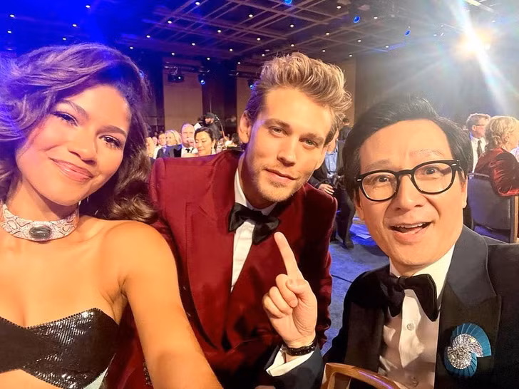 Vô chung khung hình với Zendaya và Austin Butler nè.