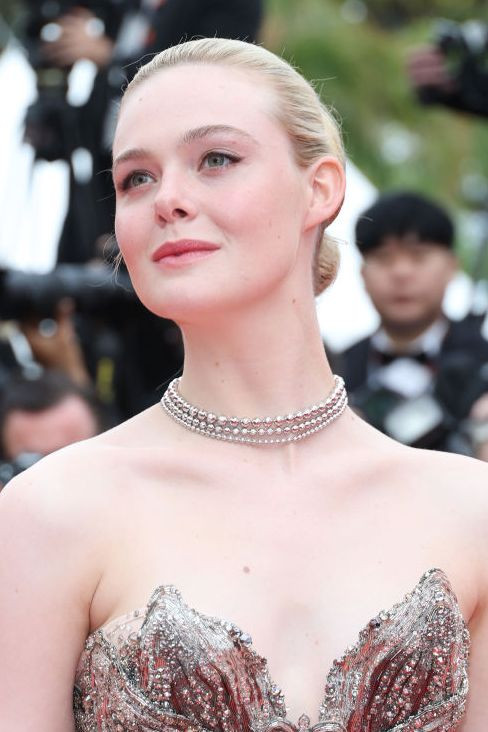 Vẻ thanh nhã của "công chúa Aurora" khiến mọi ánh mắt đều đổ dồn về cô.