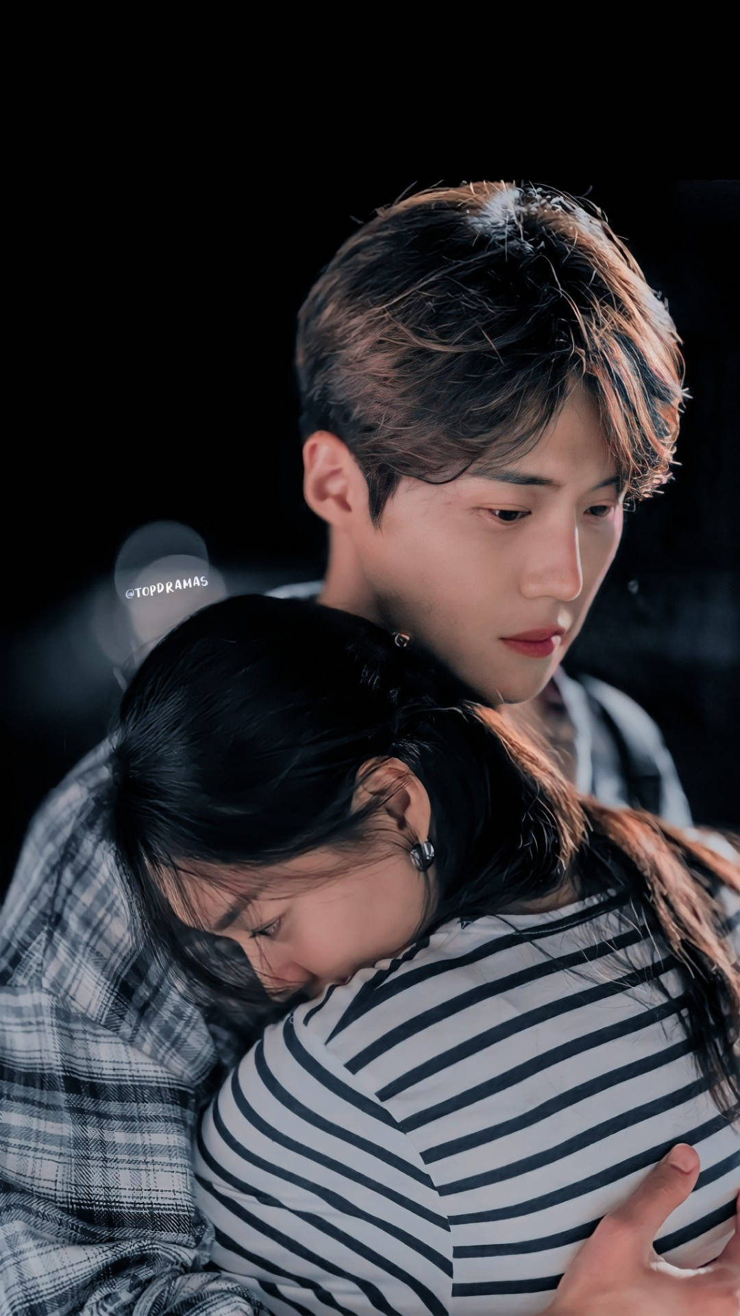 Nếu bạn cảm thấy mình đã trải qua vài mối tình, nhưng đối phương chỉ khác nhau về tên họ, độ tuổi chứ thật ra họ là cùng một kiểu, thì đã đến lúc tìm hiểu lý do tại sao bạn có xu hướng này.