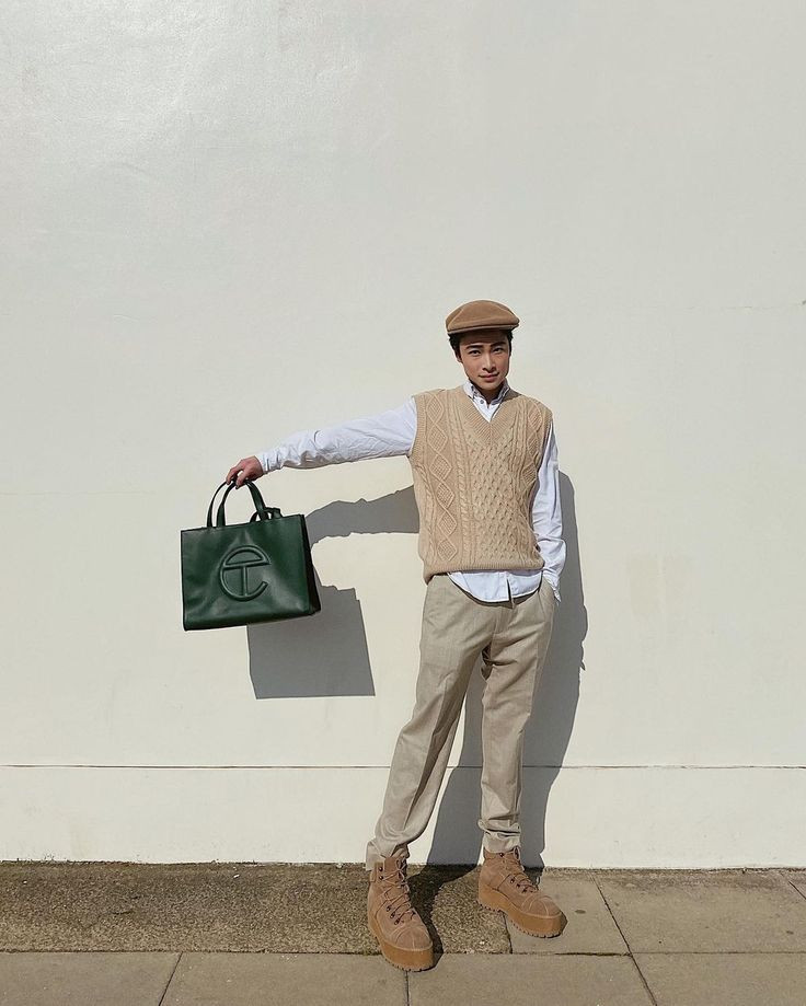 Túi Tote của Telfar sở hữu nhiều phiên bản màu sắc hợp với từng tính cách. Túi Tote của Telfar sở hữu nhiều phiên bản màu sắc hợp với từng tính cách.