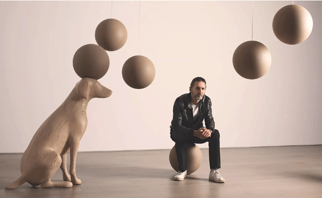 Xavier Veilhan, một trong những nghệ sĩ đương đại hàng đầu nước Pháp hiện nay. Xavier Veilhan, một trong những nghệ sĩ đương đại hàng đầu nước Pháp hiện nay.