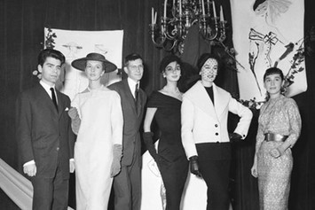 20 tuổi Karl được vinh danh với thiết kế áo khoác.