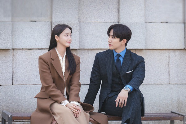 Khi bạn đang nói chuyện với ai đó, hãy nhìn vào chân của người đối diện. Hướng bàn chân có thể tiết lộ rất nhiều điều. Khi bạn đang nói chuyện với ai đó, hãy nhìn vào chân của người đối diện. Hướng bàn chân có thể tiết lộ rất nhiều điều.