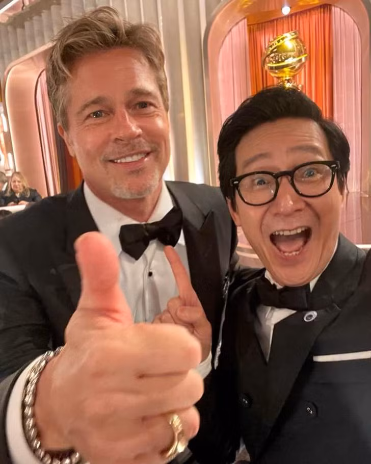 Chụp với Brad Pitt hẳn là fanboy cùng idol nè.