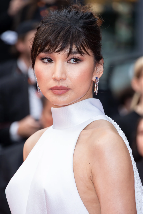 Gemma Chan - nữ diễn viên Crazy Rich Asian chọn tạo hình lấy cảm hứng từ Audrey Hepburn.