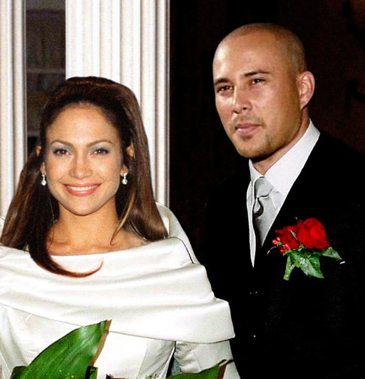 Người thứ hai là Cris Judd và mối tình lãng mạn của họ cũng không kéo dài lâu. Người thứ hai là Cris Judd và mối tình lãng mạn của họ cũng không kéo dài lâu.