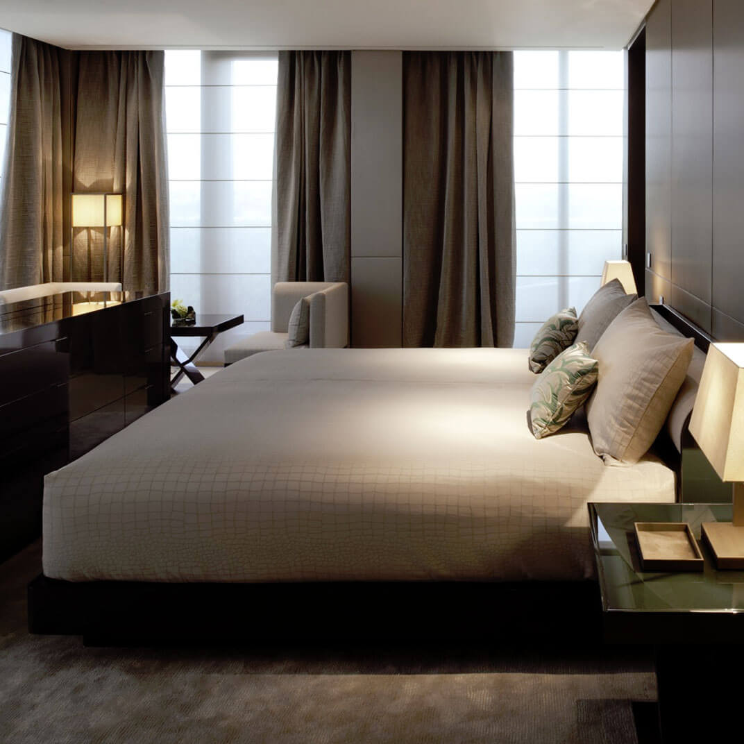 Thương hiệu Armani sở hữu chuỗi khách sạn và khu nghỉ dưỡng cao cấp. Thương hiệu Armani sở hữu chuỗi khách sạn và khu nghỉ dưỡng cao cấp.