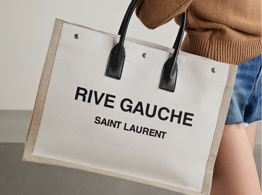 Túi Rive Gauche của Saint Laurent được sử dụng chất liệu vải canvas, kích thước tuyệt vời.