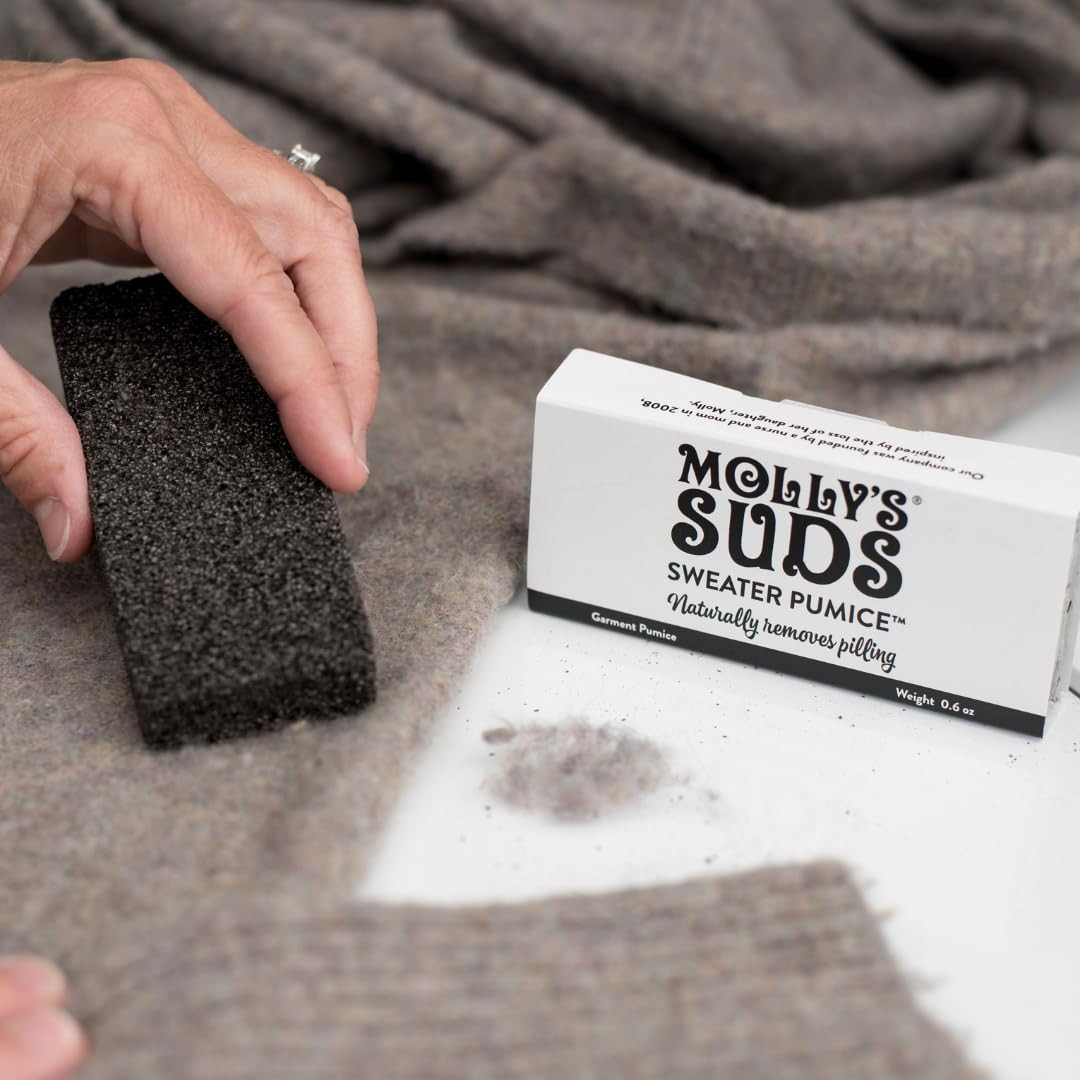 Đá bọt cực kỳ hiệu quả trong việc loại bỏ xơ vải xù lông trên áo len và áo thun.