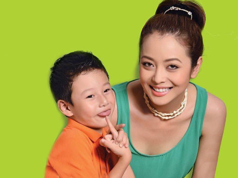 Bé Bảo Nam - con trai đầu của Jenni hiện đã 5 tuổi và sống tại Mỹ cùng bà ngoại