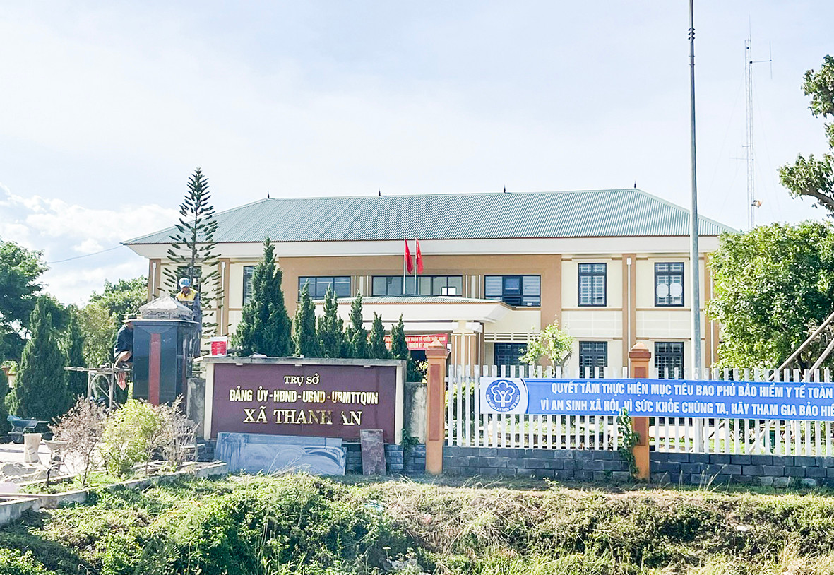 Theo định hướng của UBND tỉnh Quảng Trị, chính quyền địa phương cấp xã gồm HĐND và UBND (Trong ảnh: Trụ sở xã Thanh An, huyện Cam Lộ) Theo định hướng của UBND tỉnh Quảng Trị, chính quyền địa phương cấp xã gồm HĐND và UBND (Trong ảnh: Trụ sở xã Thanh An, huyện Cam Lộ)