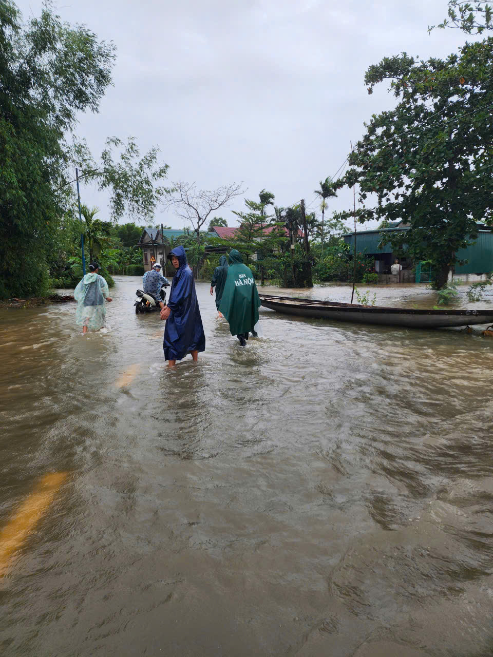 Khu vực ông Hồ Viết Kỉnh ở xã Triệu Thuận bị điện giật tử vong chiều 13/5/2025. Ảnh: CA