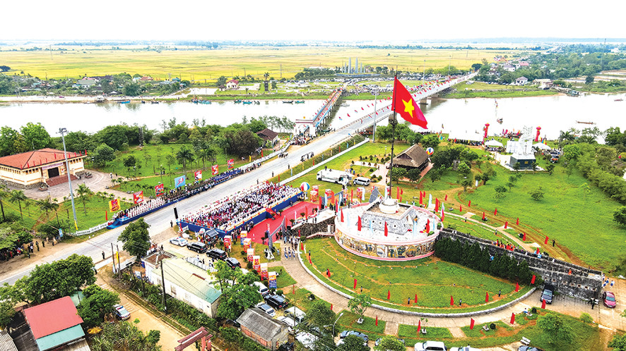 Bảo tàng Ký ức chiến tranh và khát vọng hòa bình được chọn xây dựng ở phía Đông Bắc ngã ba sông Bến Hải, thuộc quy hoạch bảo quản, tu bổ, phục hồi Di tích quốc gia đặc biệt Đôi bờ Hiền Lương - Bến Hải, với tổng kinh phí 1.000 tỷ đồng Bảo tàng Ký ức chiến tranh và khát vọng hòa bình được chọn xây dựng ở phía Đông Bắc ngã ba sông Bến Hải, thuộc quy hoạch bảo quản, tu bổ, phục hồi Di tích quốc gia đặc biệt Đôi bờ Hiền Lương - Bến Hải, với tổng kinh phí 1.000 tỷ đồng