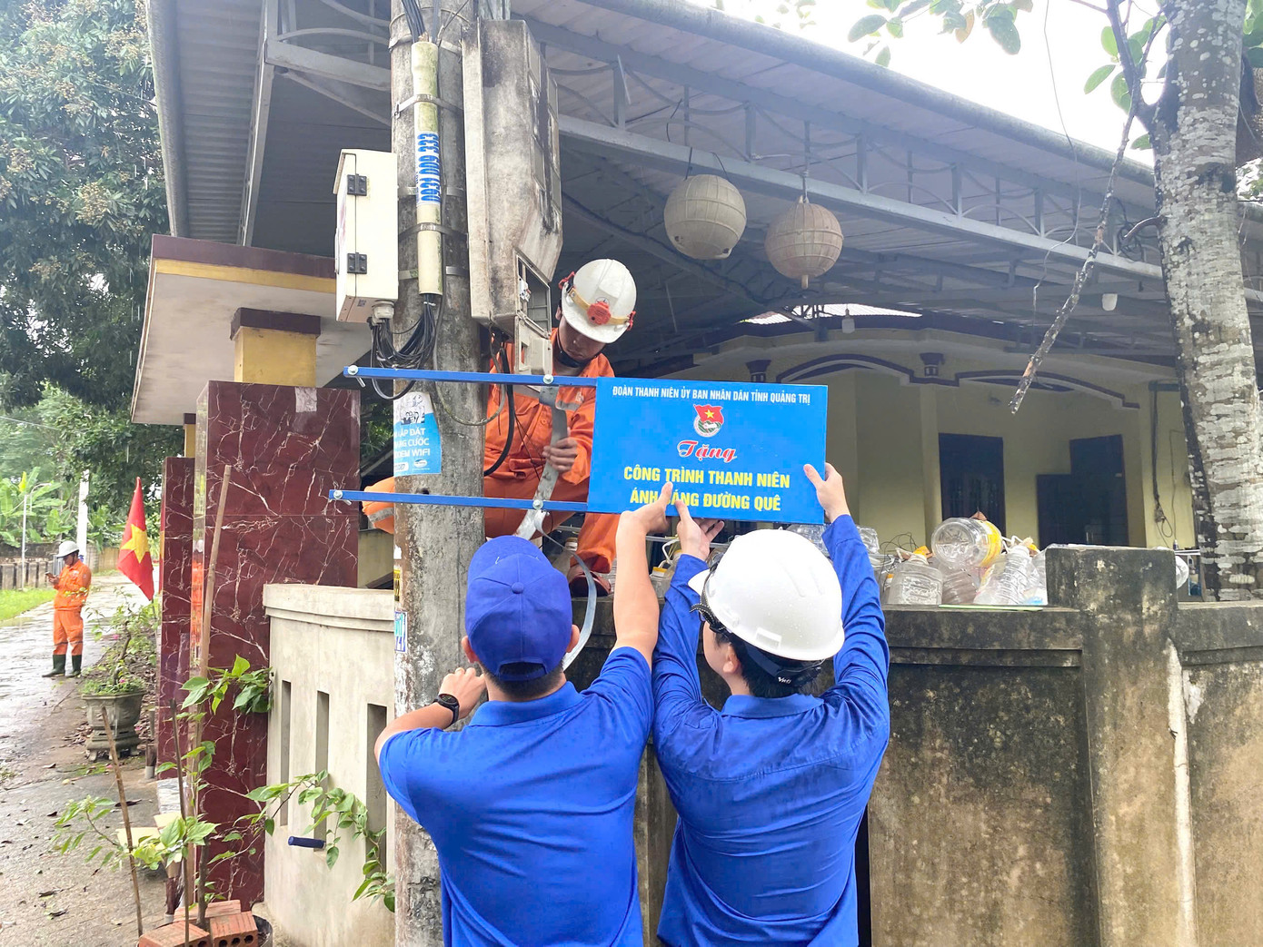 Công trình thanh niên “Ánh sáng đường quê” tại thôn Thượng Lâm, xã Cam Thành. Công trình thanh niên “Ánh sáng đường quê” tại thôn Thượng Lâm, xã Cam Thành.