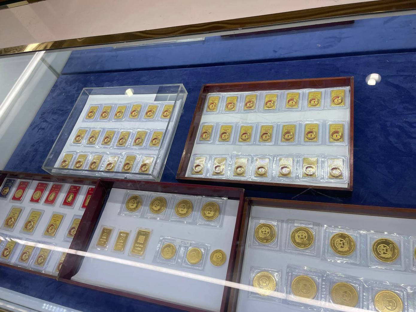 Giá vàng nhẫn tròn trơn 75 triệu đồng/lượng. (Ảnh: LH). Giá vàng nhẫn tròn trơn 75 triệu đồng/lượng. (Ảnh: LH).