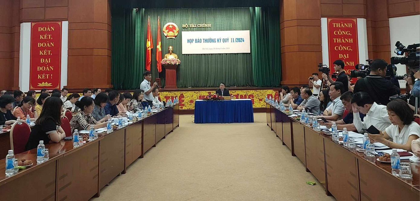 Toàn cảnh họp báo thường kỳ quý II tại Bộ Tài chính.