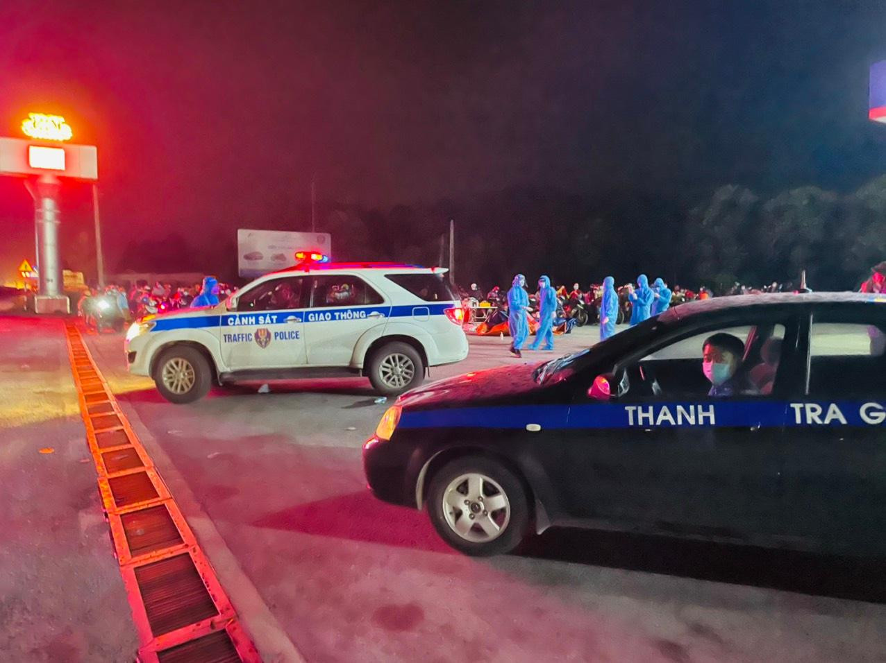 Lực lượng chức năng Thanh Hoá tổ chức đón, đưa công dân về quê và đi qua địa bàn