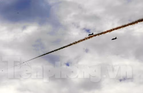 Su-22 cắt bom trong một buổi thực hành bắn ném bom