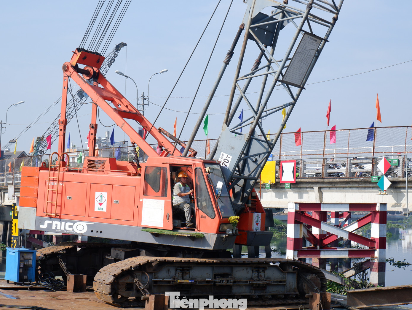 Trong khi đó, ông Đậu An Phúc - Phó chủ tịch UBND quận 12 cho biết, đến nay mặt bằng gói thầu xây lắp số 10 trên địa bàn quận 12 và quận Gò Vấp đến nay đã cơ bản đủ điều kiện để chính thức bàn giao cho chủ đầu tư triển khai thi công.