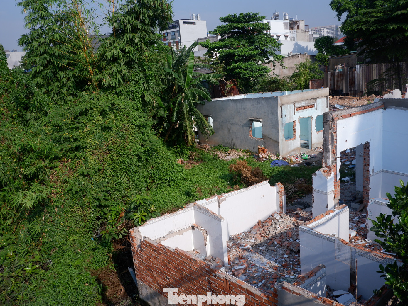 Ông Võ Trung Trực, Phó trưởng Ban chuyên trách Ban chỉ đạo bồi thường, hỗ trợ tái định cư TPHCM cho biết, hiện nay dự án có tổng diện tích thu hồi đất trên địa bàn quận 12 và Gò Vấp là 12,5ha, trong đó trên địa bàn quận 12 có 179 trường hợp với diện tích thu hồi 10,11ha, quận Gò Vấp có 46 trường hợp với diện tích thu hồi 2,39ha.