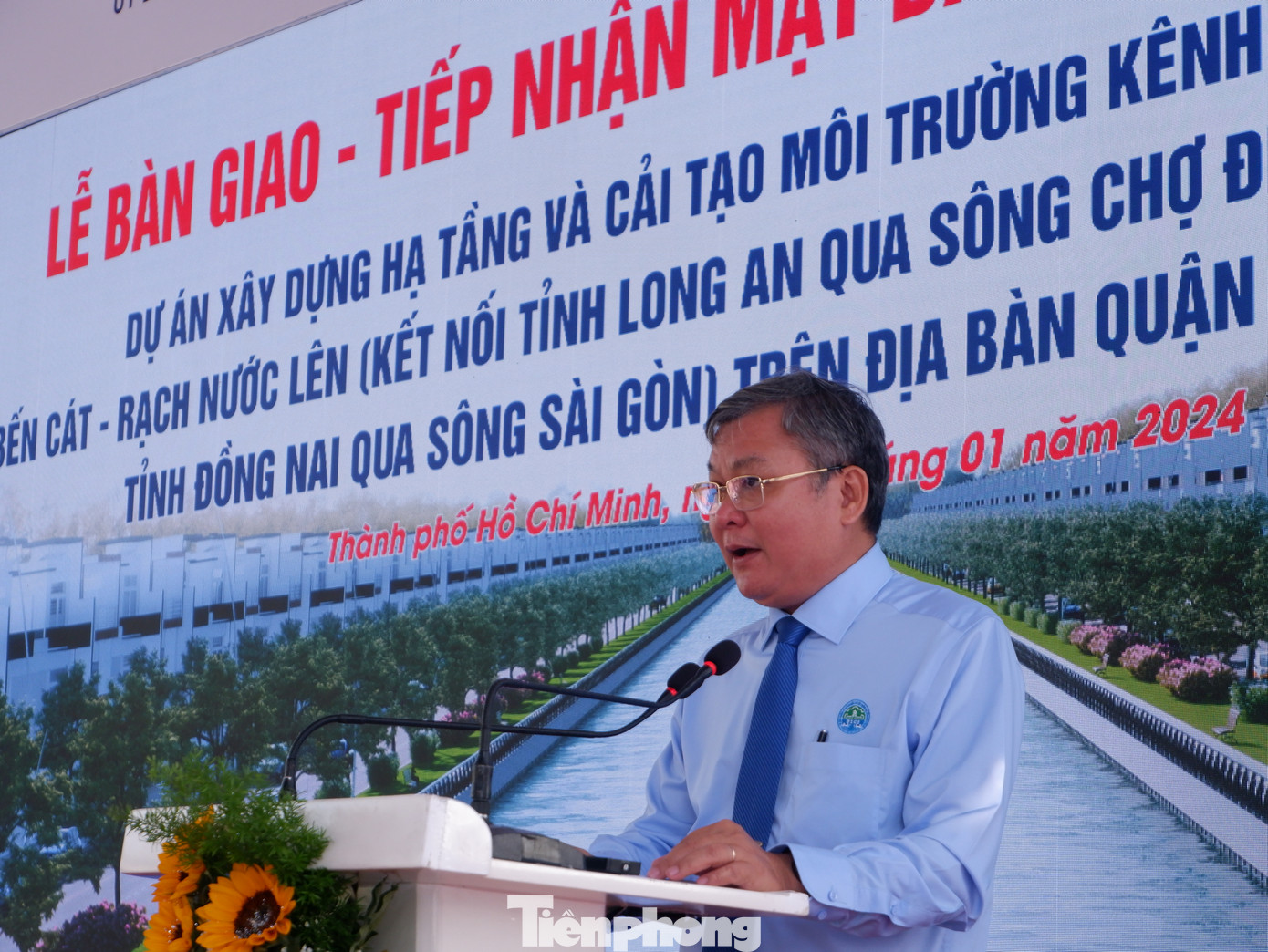 Ông Nguyễn Hoàng Anh Dũng - Phó Giám đốc Ban Quản lý dự án đầu tư xây dựng hạ tầng đô thị TPHCM (chủ đầu tư dự án) cho biết, gói thầu xây lắp số 10 với chiều dài 8.364m đi qua địa bàn quận 12, Gò Vấp là gói thầu cuối cùng của dự án.