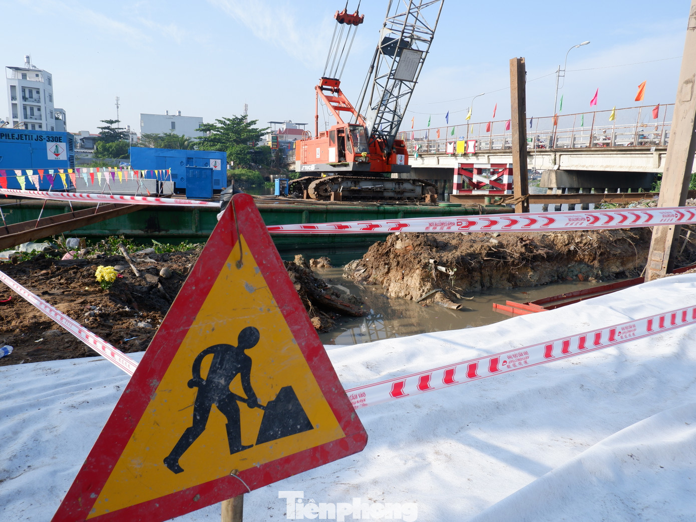 Dự án được khởi công vào ngày 23/2/2023 với tổng mức đầu tư 8.200 tỷ đồng (trong đó vốn ngân sách trung ương 4.000 tỷ đồng, vốn ngân sách thành phố 4.200 tỷ đồng).