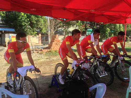 Đội Việt Nam về đích đầu tiên đoạt HC vàng