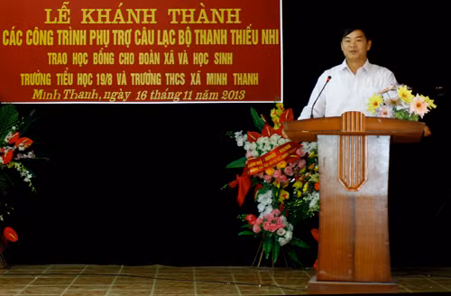 Bí thư Đảng ủy, Chủ tịch Hội đồng nhân dân xã Ma Triệu Phú phát biểu tại chương trình