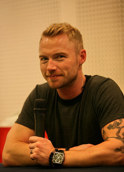 Ronan Keating trong buổi gặp gỡ báo chí vỏn vẹn 15ph ngắn ngủi sau khi đến Nha Trang.