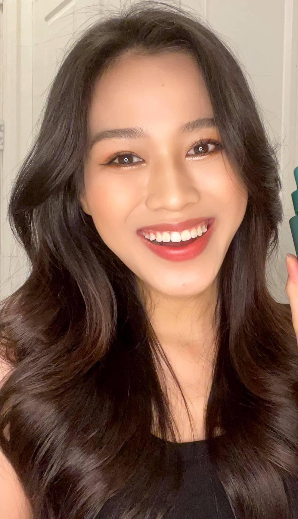 Hoa hậu Đỗ Thị Hà nhận nhiều lời khen từ các fans với nhan sắc lộng lẫy, xinh đẹp.