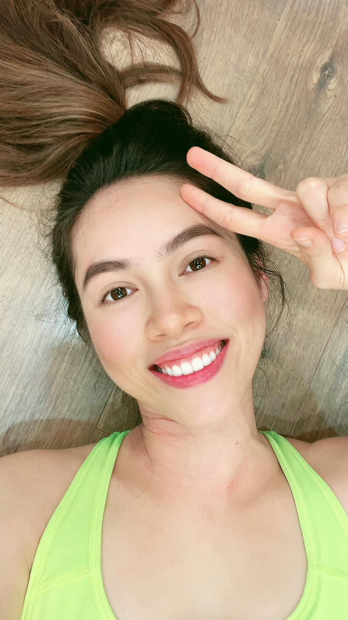 Á hậu Hoàng My chăm chỉ tập thể dục trong thời gian giãn cách.