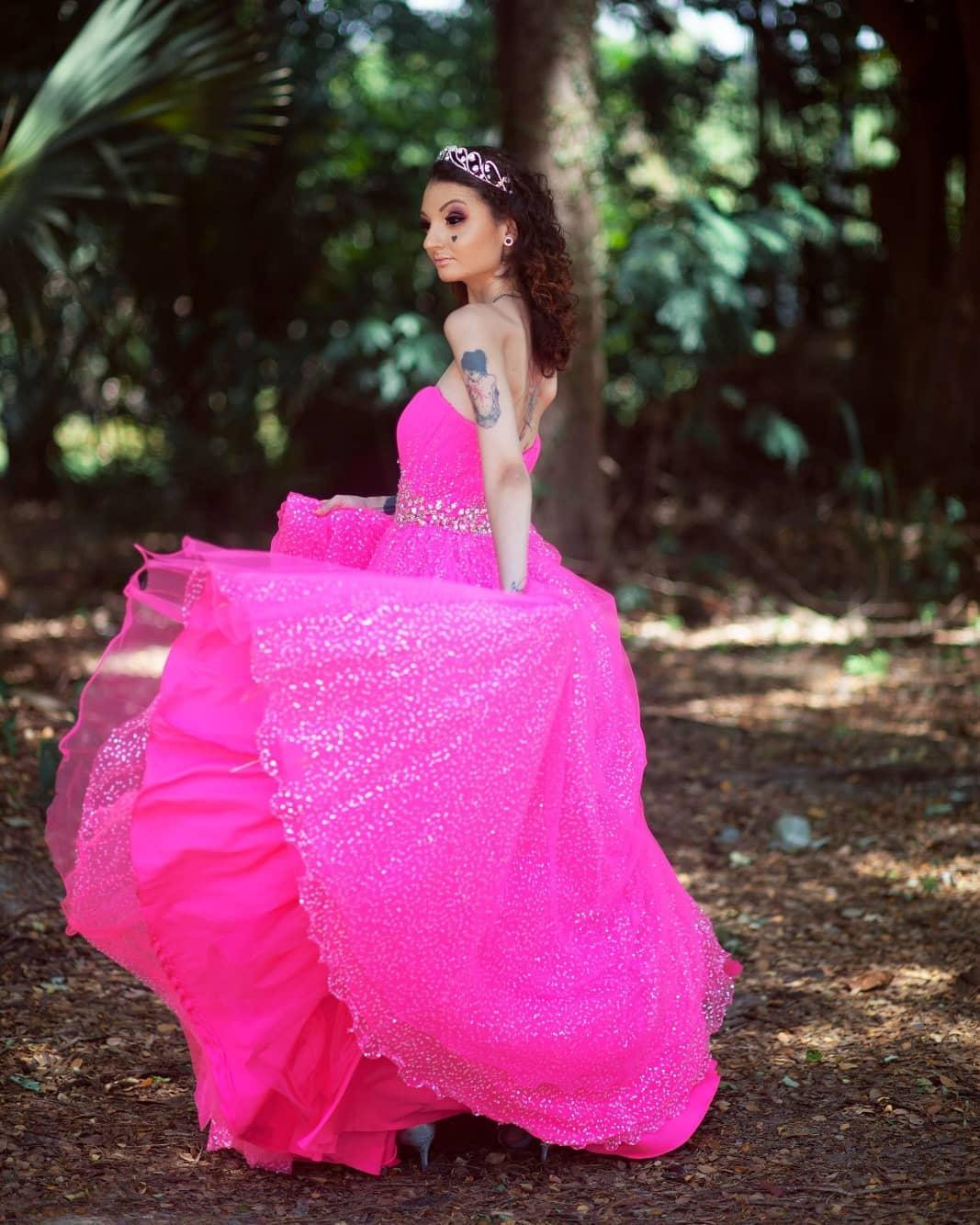 Rất nhiều ý kiến cho rằng vẻ ngoài cá tính, nổi loạn của Nathy Braga không phù hợp với các cuộc thi sắc đẹp.