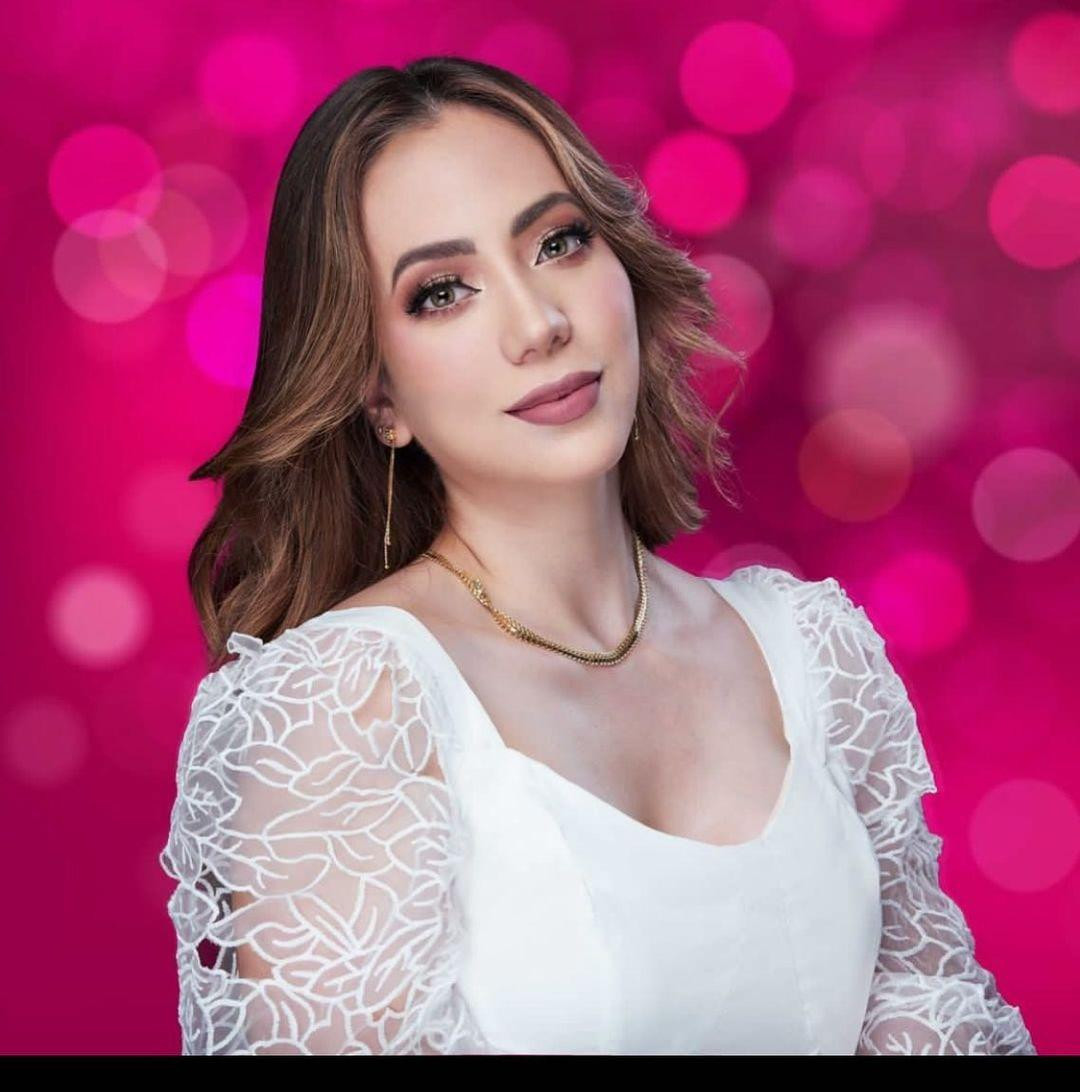 Năm 2019, cô từng tham dự cuộc thi Jewel of the World 2019 được tổ chức ở Philippines và về đích ở vị trí thứ 3.