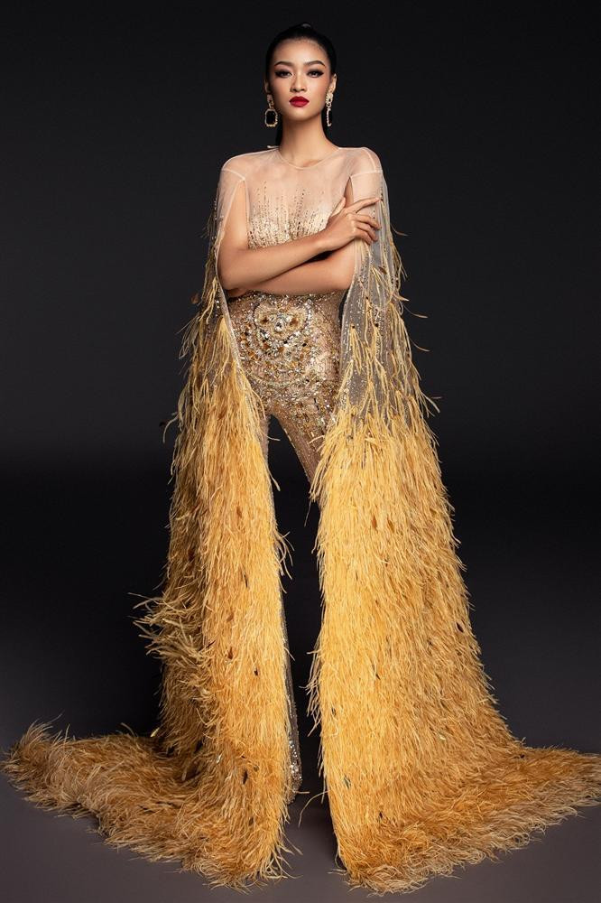 Kiều Loan từng gây bất ngờ trong đêm bán kết Miss Grand 2019 với bộ jumpsuit màu vàng lộng lẫy.