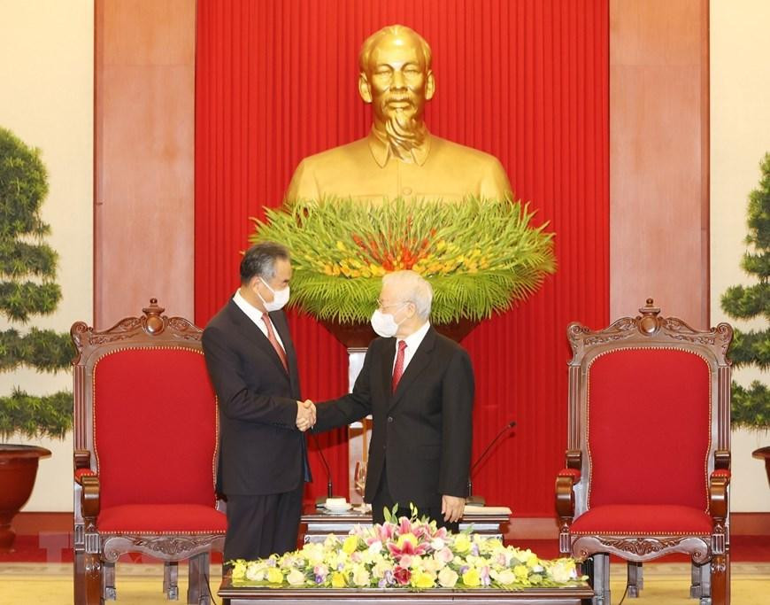 Tổng Bí thư Nguyễn Phú Trọng tiếp Ủy viên Quốc vụ, Bộ trưởng Ngoại giao Trung Quốc Vương Nghị thăm chính thức Việt Nam và dự Phiên họp lần thứ 13 Ủy ban Chỉ đạo hợp tác song phương Việt Nam-Trung Quốc. (Ảnh: Trí Dũng/TTXVN) Tổng Bí thư Nguyễn Phú Trọng tiếp Ủy viên Quốc vụ, Bộ trưởng Ngoại giao Trung Quốc Vương Nghị thăm chính thức Việt Nam và dự Phiên họp lần thứ 13 Ủy ban Chỉ đạo hợp tác song phương Việt Nam-Trung Quốc. (Ảnh: Trí Dũng/TTXVN)