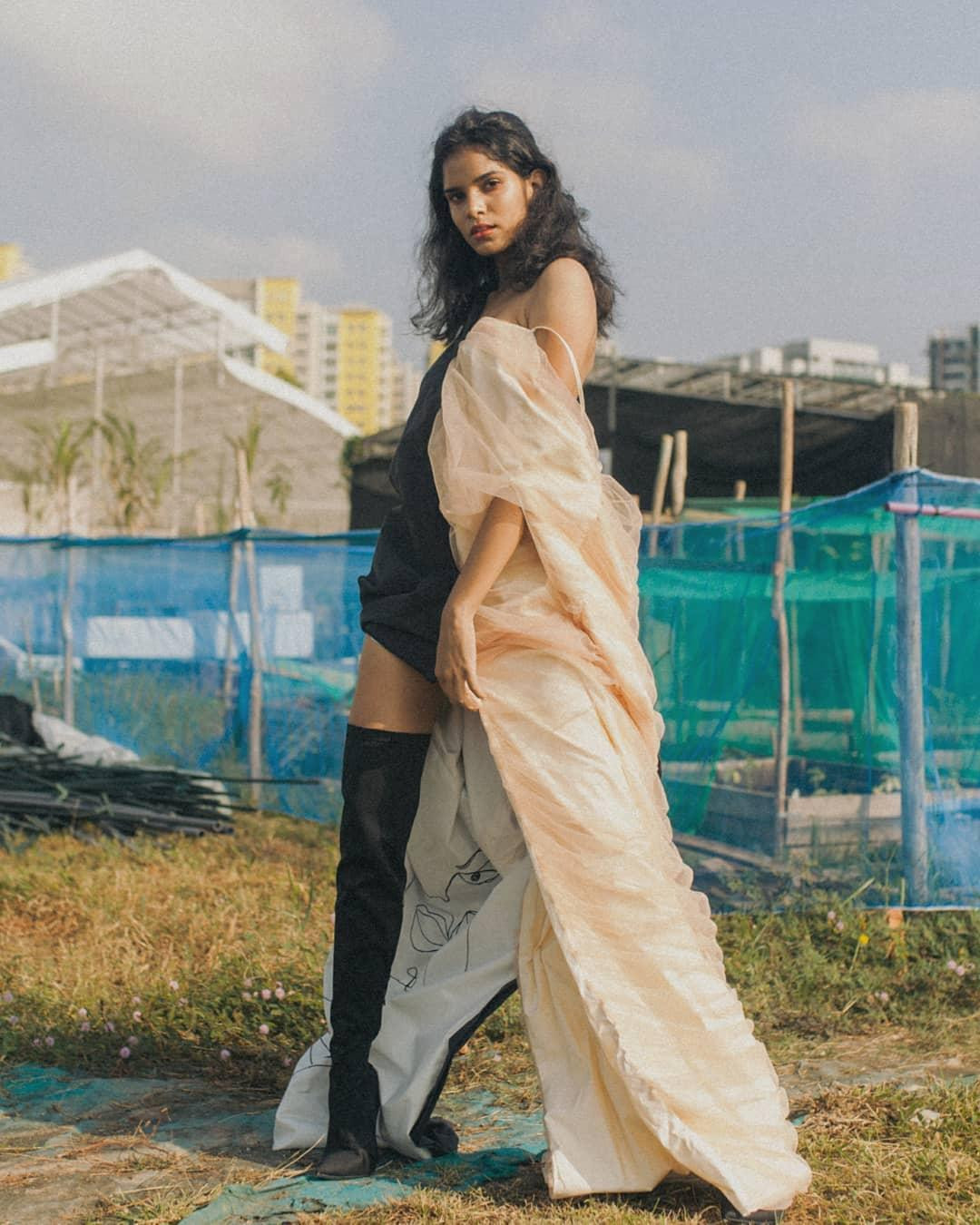 Ngay trước đêm chung kết, Hoa hậu Hoàn vũ Singapore 2020 bày tỏ bị sốc khi Ban tổ chức không mời cô tới tham dự đêm chung kết cũng như trao vương miện cho tân Hoa hậu.