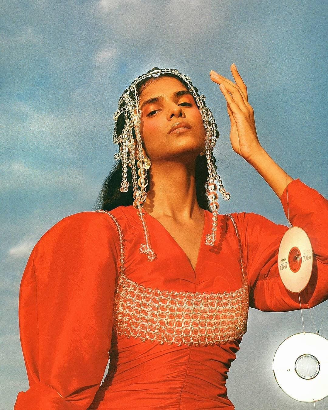 Tại Singapore, cô hoạt động như một người mẫu và từng xuất hiện trên trang bìa của tạp chí Vogue Singapore hồi đầu năm.