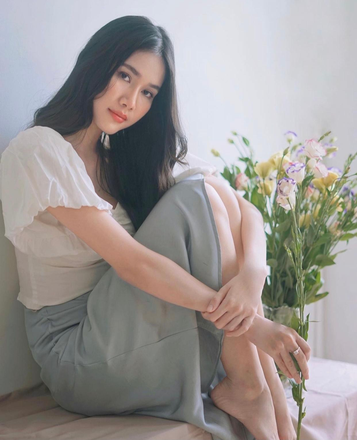 Á hậu Phương Anh đẹp trong trẻo và mong manh tựa 'nàng thơ'.