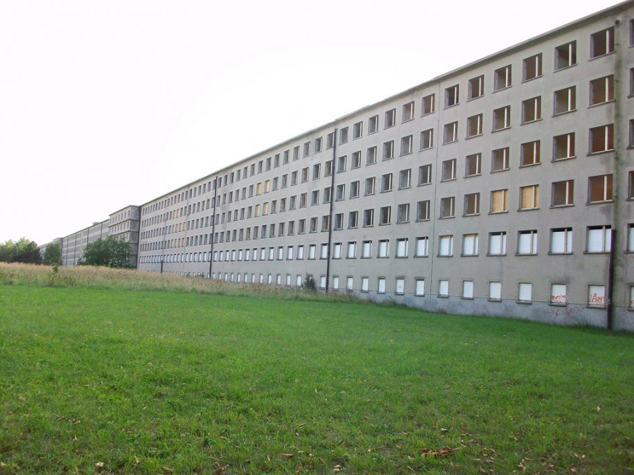 Để làm nơi nghỉ mát cho đội quân Đức Quốc xã