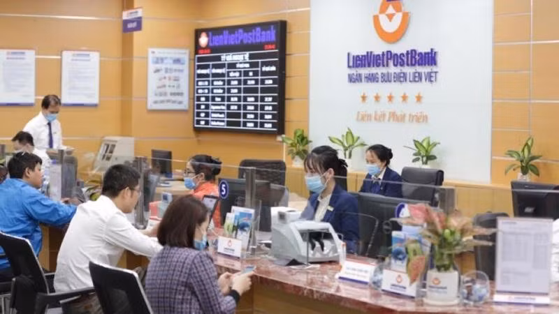 Ước tính theo giá khởi điểm, VNPost có thể thu về tối thiểu 3.218,5 tỷ đồng nếu đấu giá bán thành công số cổ phiếu LPB sở hữu.